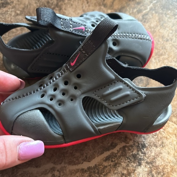 Baby nike sandals size 6 - Picture 3 of 6